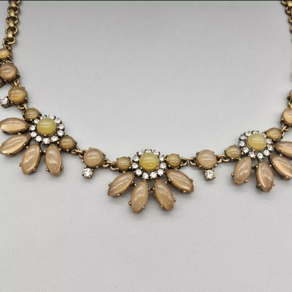 J. Crew Necklace Taupe Yellow Beaded Flower Pendants Crystal Accents Gold Tone - Picture 6 of 10